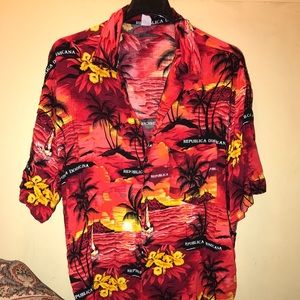 Palmeras Republica Dominicana Hawaiian shirt used size: 4XL.  
Missing the top